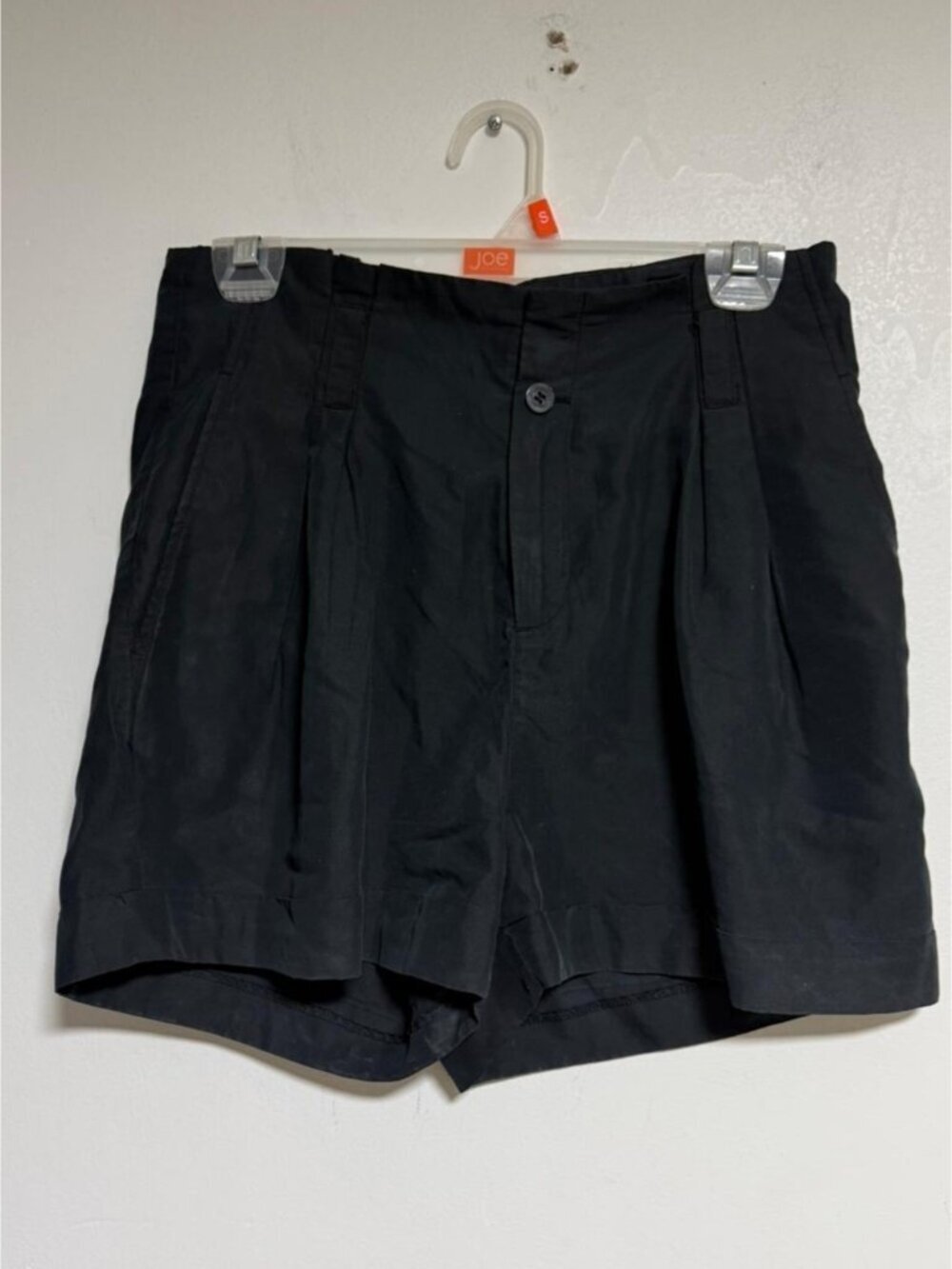 H&M Black Tailored High Waist Shorts Women’s Size 34 Minimalist Pleated Style